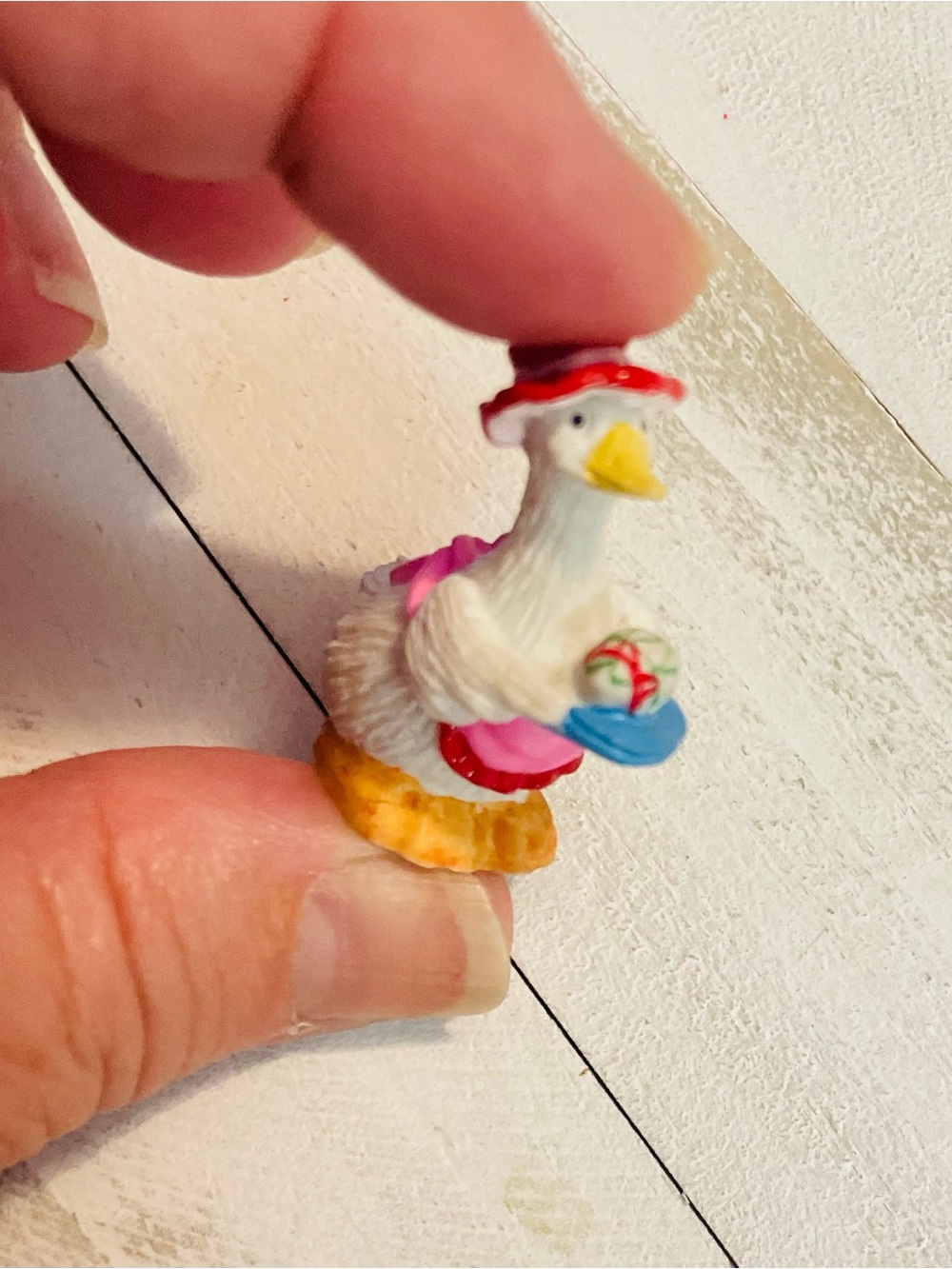 1:12 Scale Dollhouse miniature Mother Goose figurine